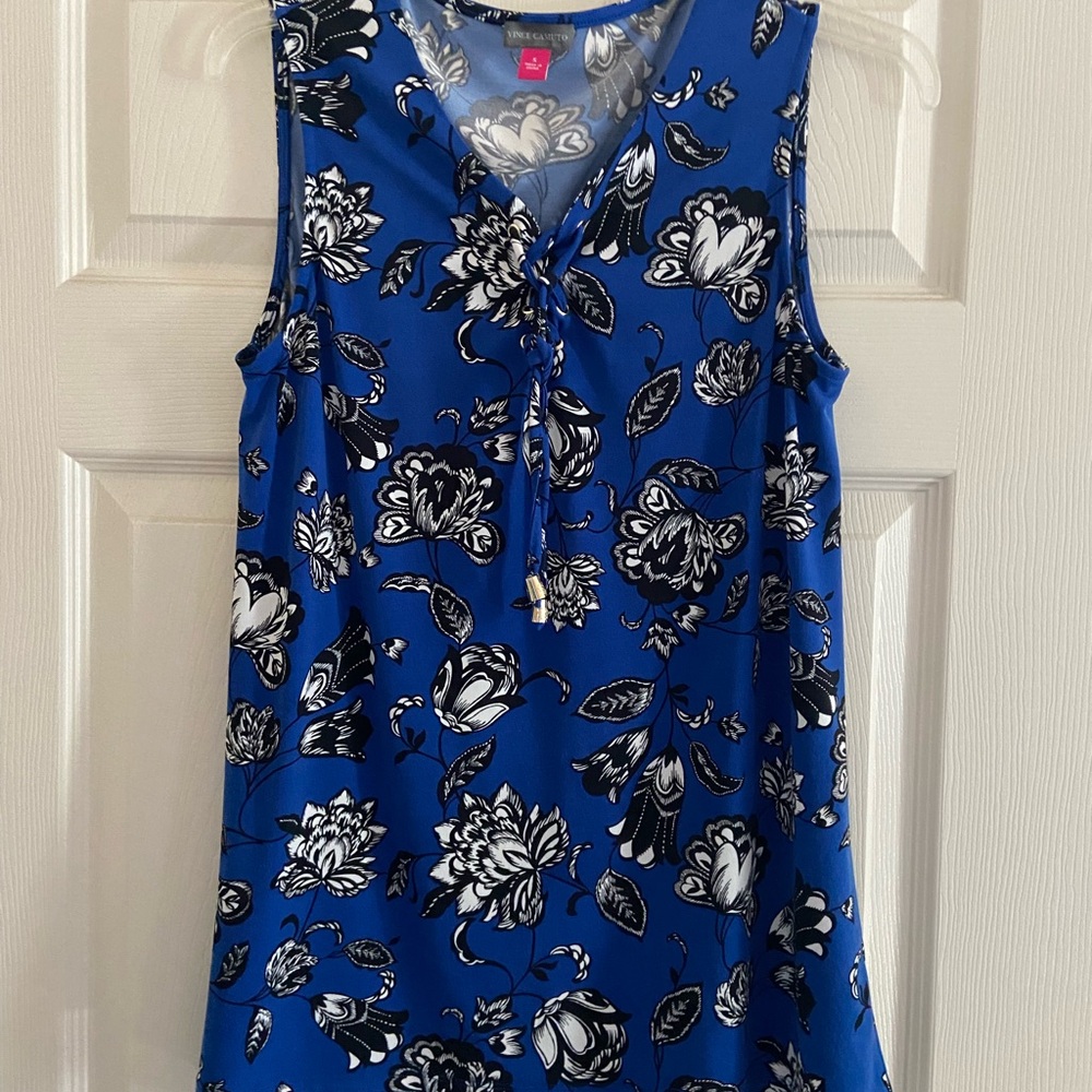 Vince Camuto Blue Floral Sleeveless Blouse